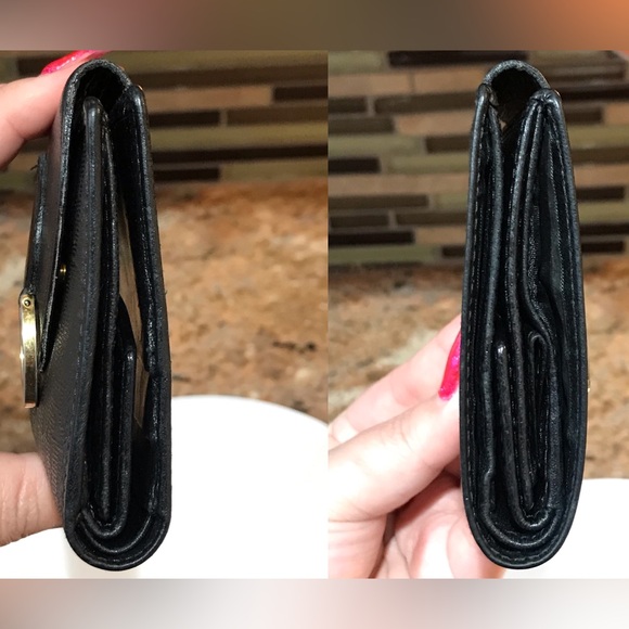 ‼️SOLD‼️DIOR Signature Compact Wallet 😍❤️‍🔥💛 - Picture 10 of 17